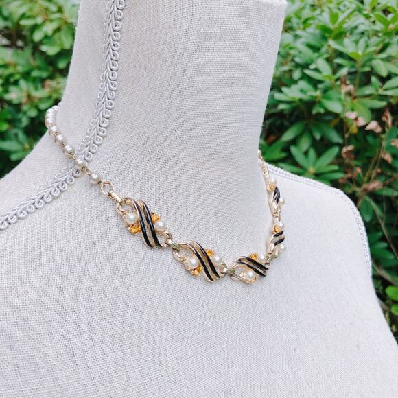 Vintage 50s Gold Tone Black Enamel Faux Pearl Rhinestone Link Choker Necklace - Picture 5 of 14